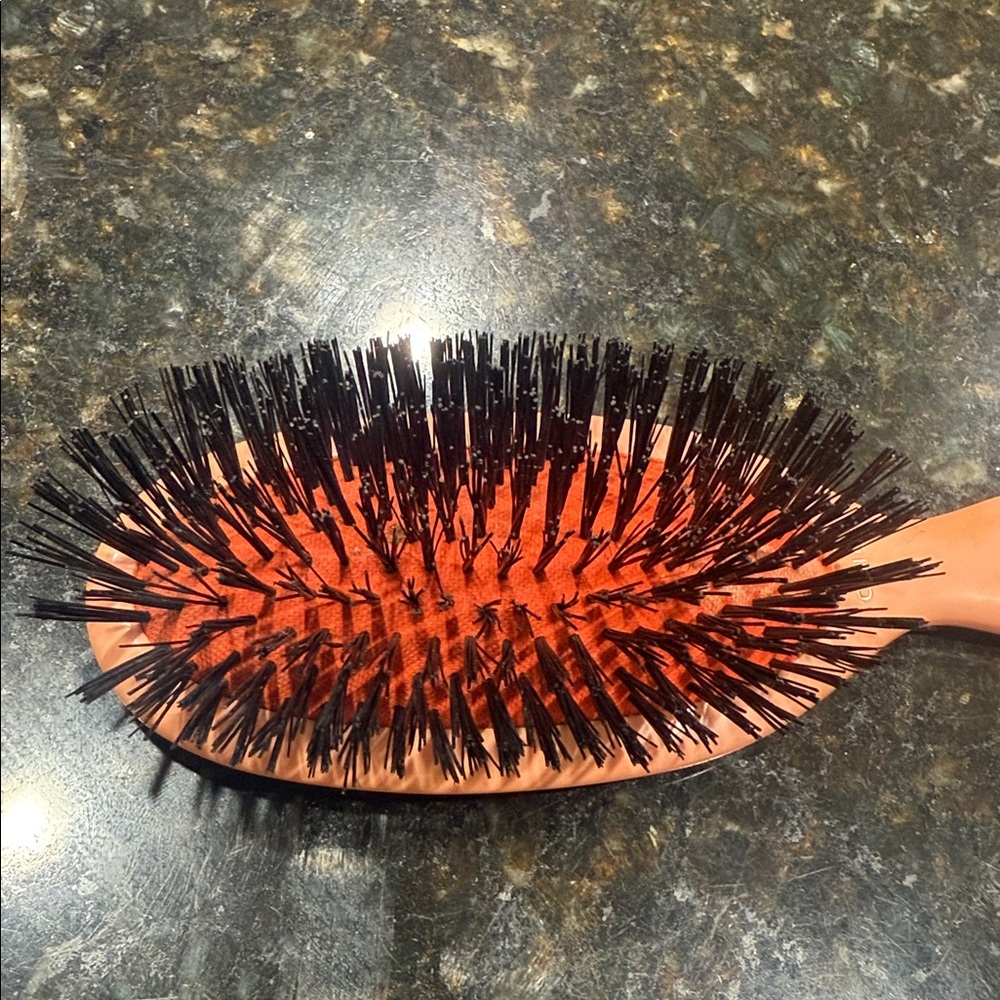 Elegant Coral Hair Brush with Black Bristles - Picture 8 of 9